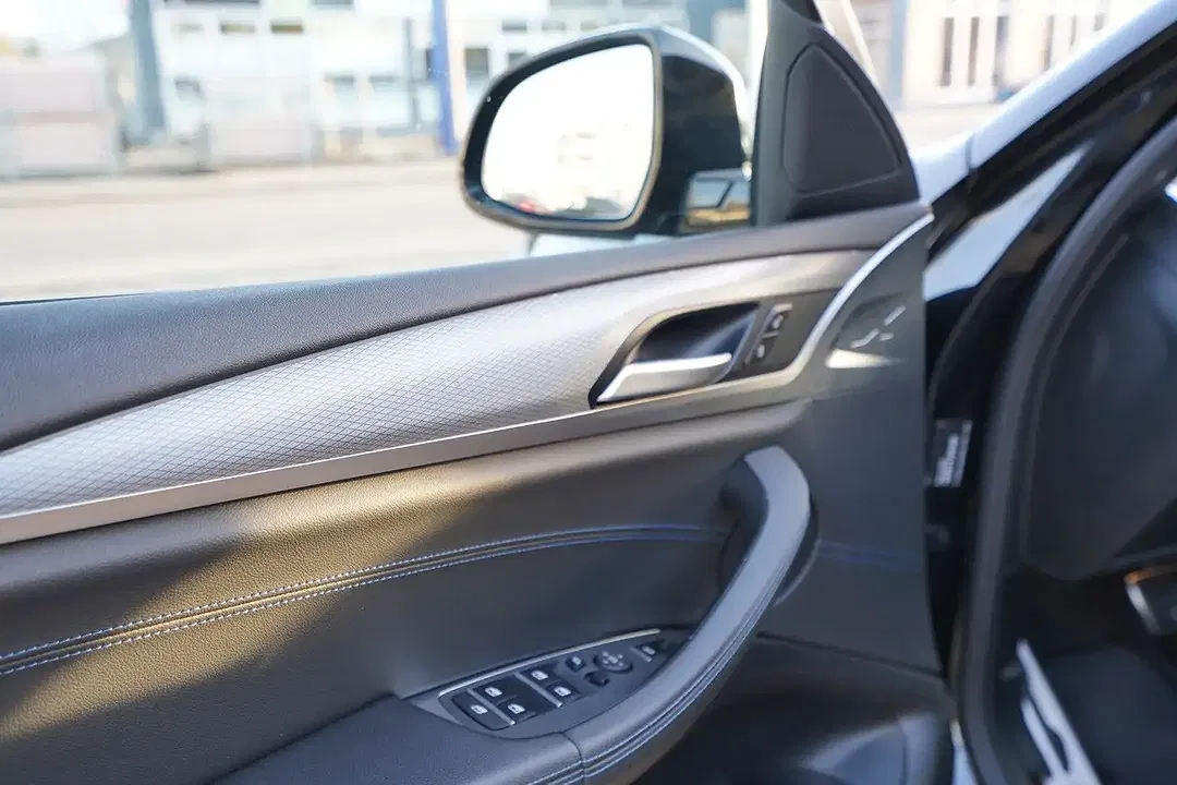 BMW X4 - Thumbnail 9