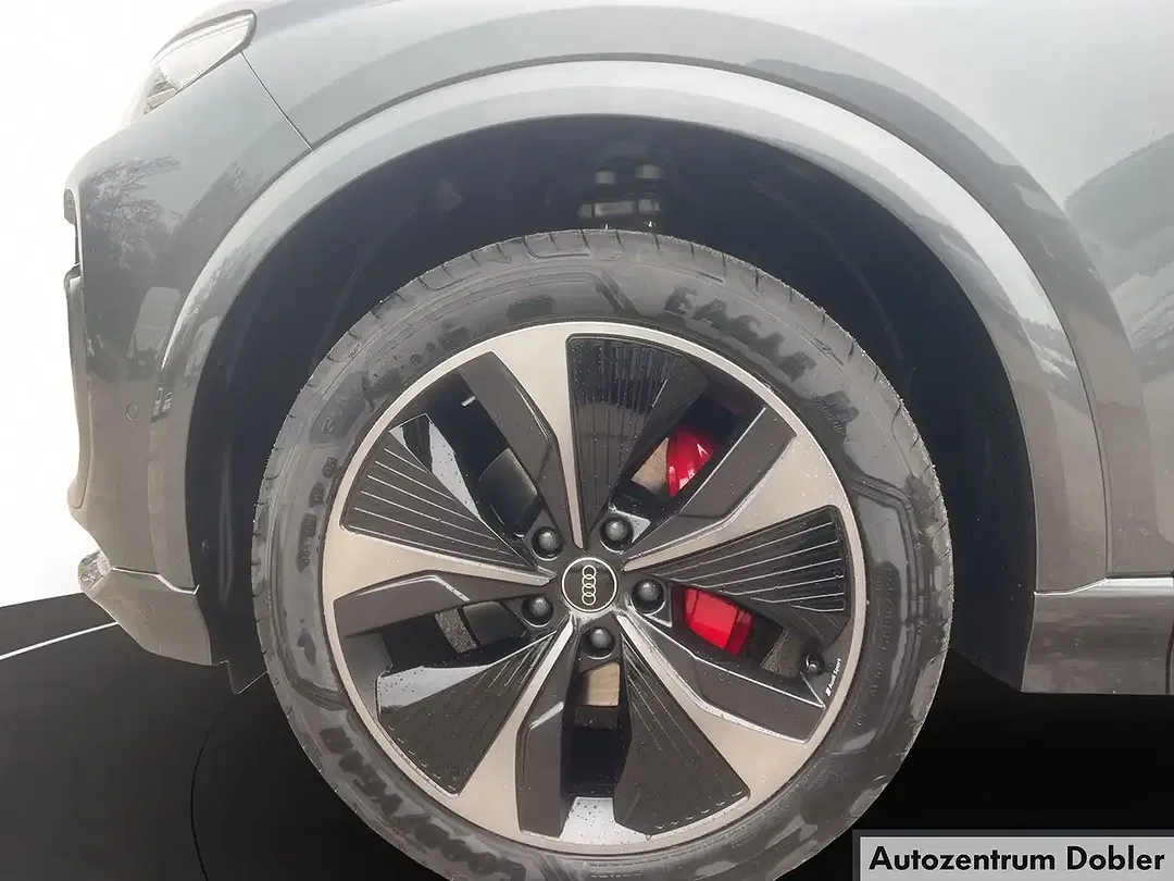 Audi Q6 e-tron - Thumbnail 5