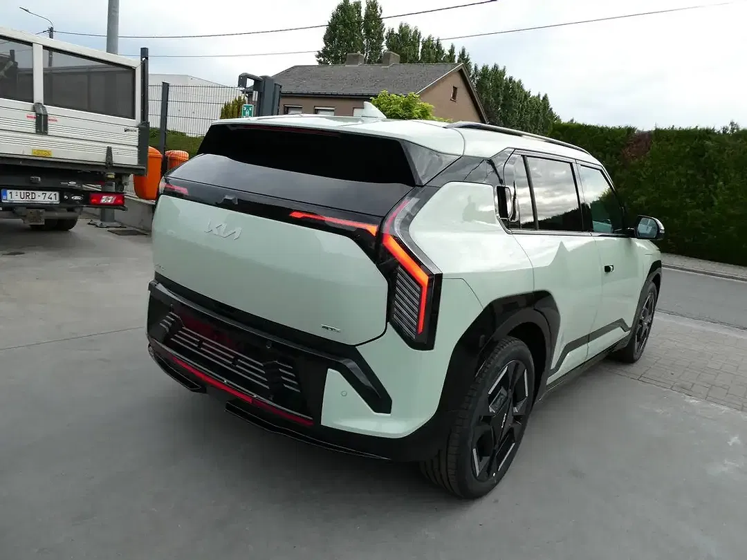 Kia EV3 - Thumbnail 8