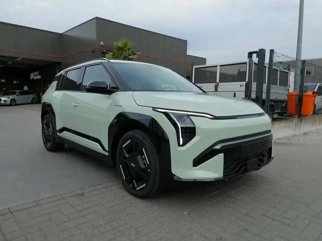 Kia EV3 - Thumbnail 9