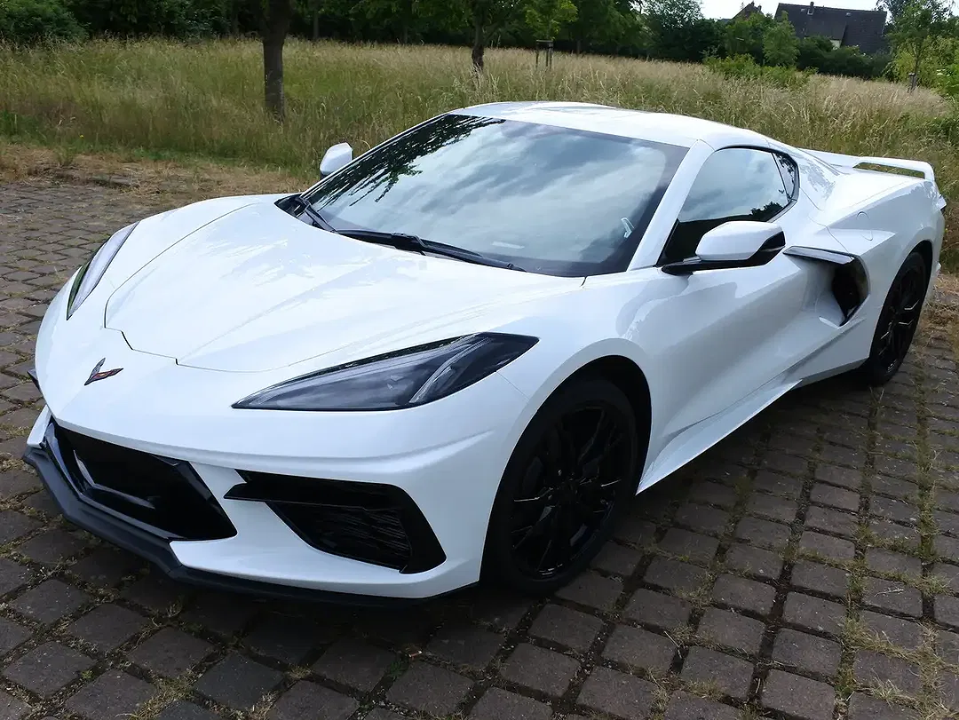 Corvette C8 - Thumbnail 1