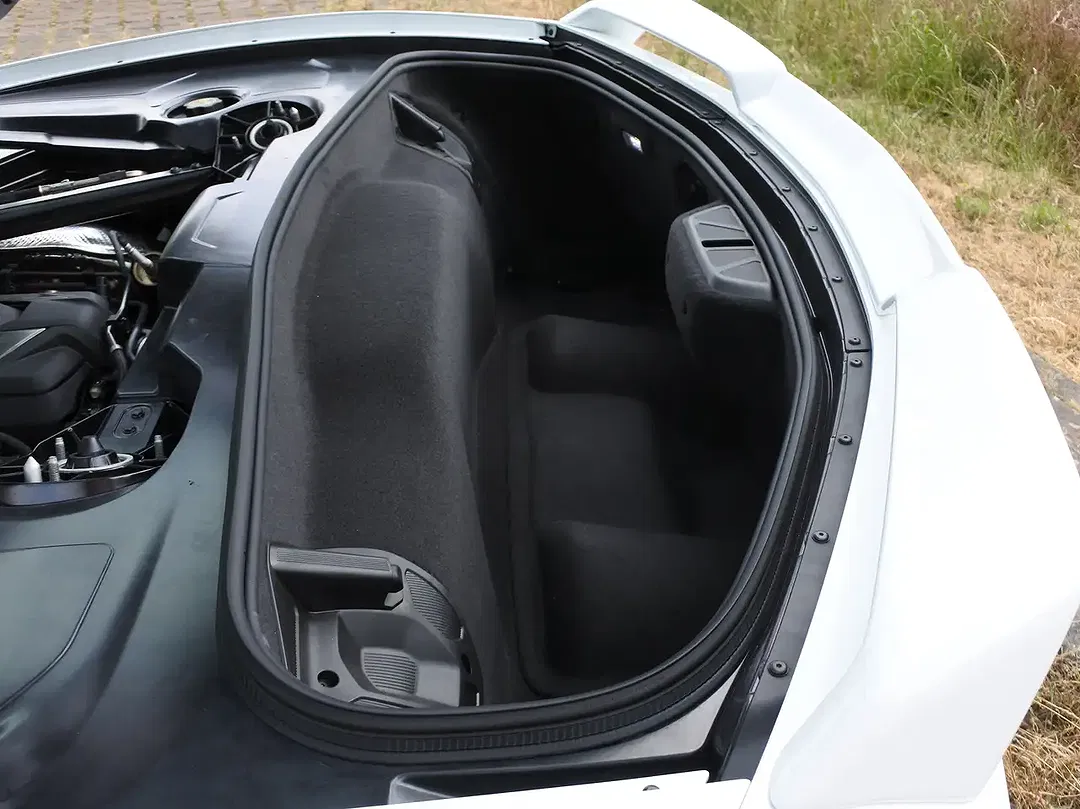 Corvette C8 - Thumbnail 11