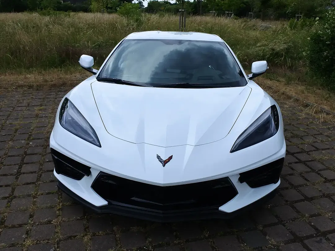 Corvette C8 - Thumbnail 2