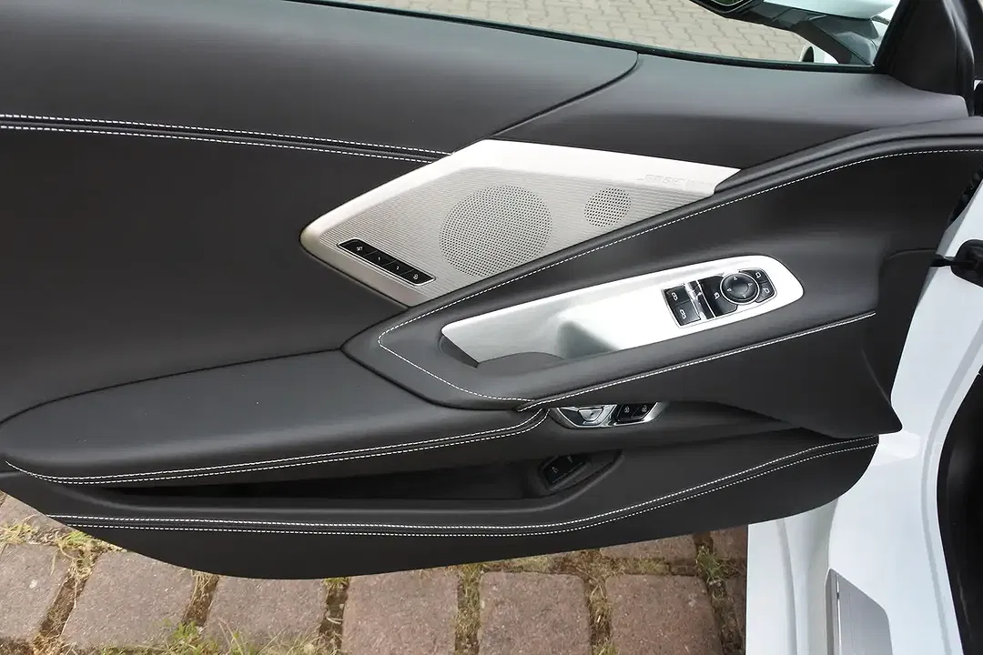 Corvette C8 - Thumbnail 7