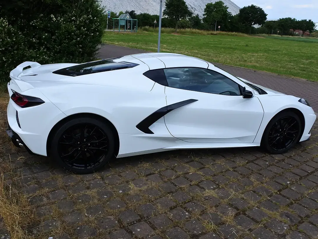 Corvette C8 - Thumbnail 8