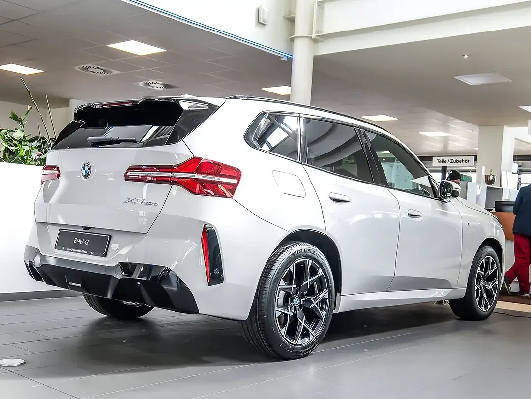 BMW X3 - Thumbnail 2