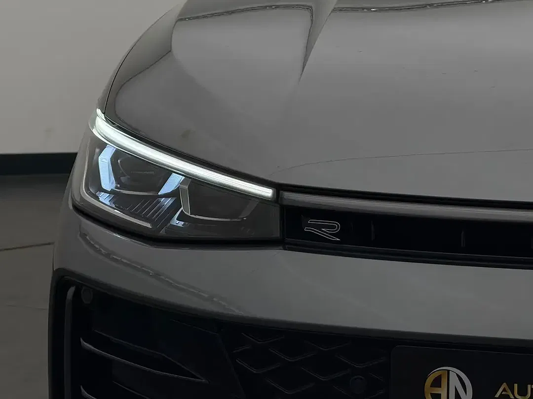 Volkswagen Passat Variant - Thumbnail 13