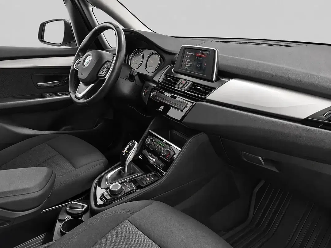 BMW 218 - Thumbnail 12