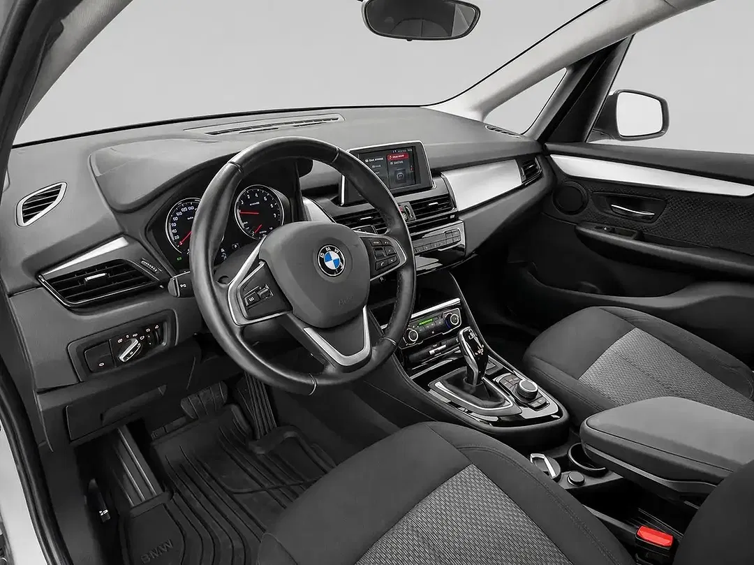 BMW 218 - Thumbnail 2