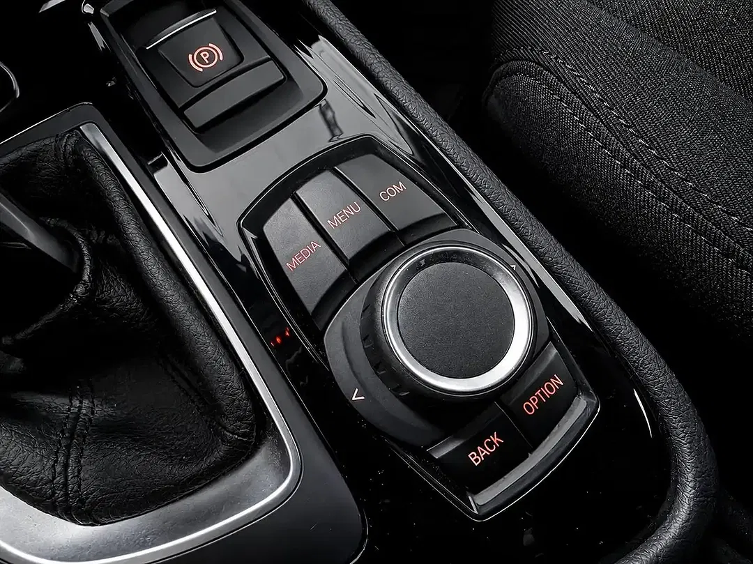 BMW 218 - Thumbnail 6