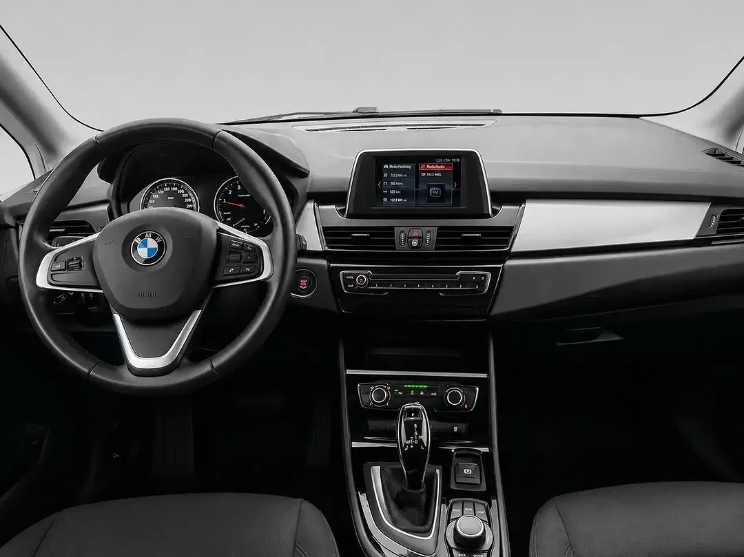 BMW 218 - Thumbnail 9