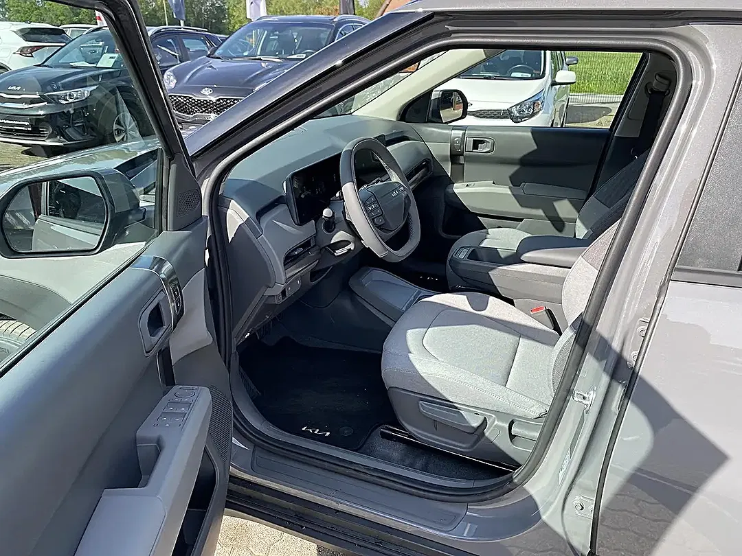 Kia EV3 - Thumbnail 6