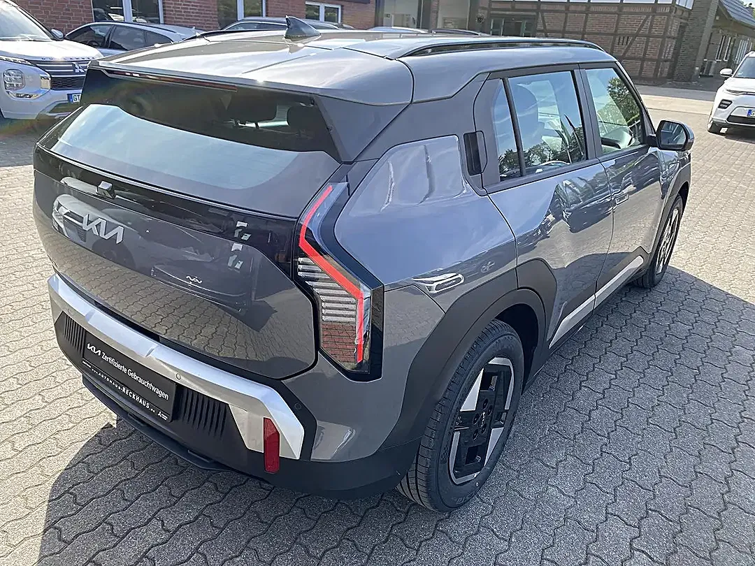 Kia EV3 - Thumbnail 4