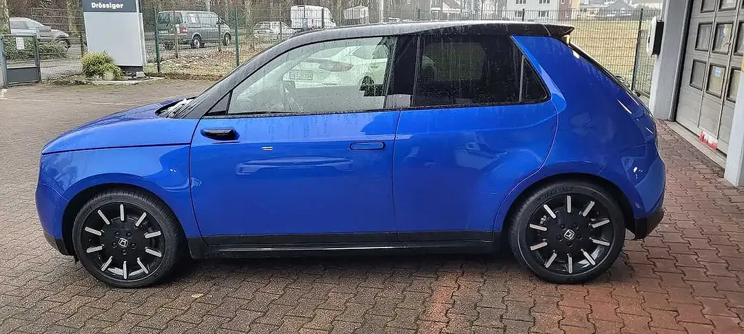Honda e - Thumbnail 3