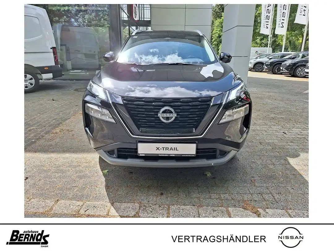 Nissan X-Trail - Thumbnail 2