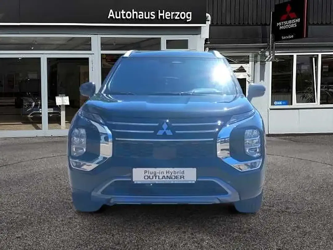 Mitsubishi Outlander - Thumbnail 8