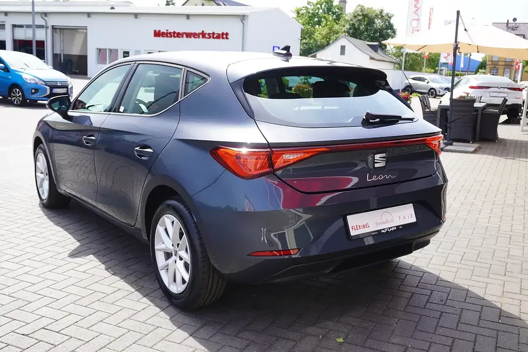 SEAT Leon - Thumbnail 2