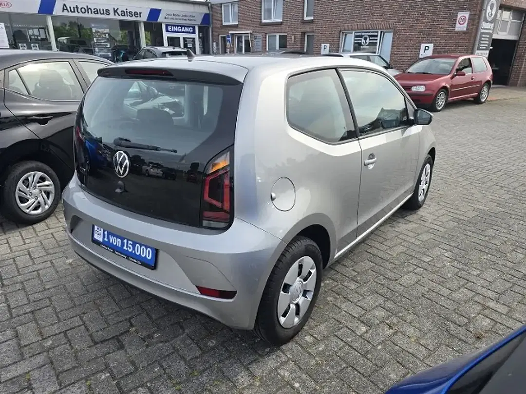 Volkswagen up! - Thumbnail 4