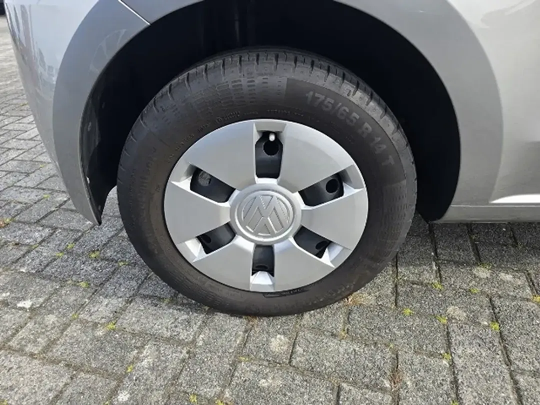 Volkswagen up! - Thumbnail 6