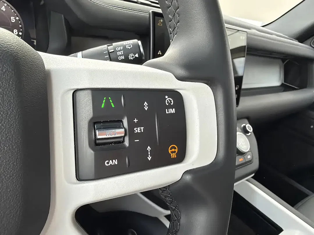 Land Rover Defender - Thumbnail 10