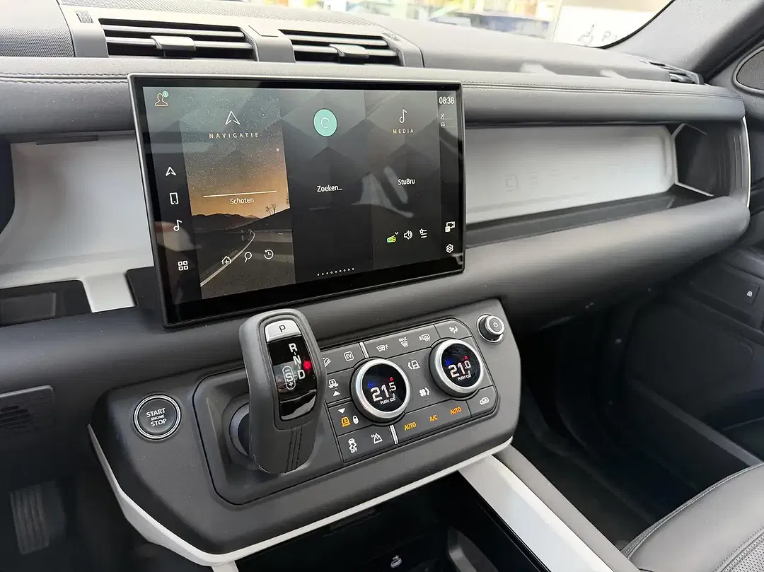 Land Rover Defender - Thumbnail 12