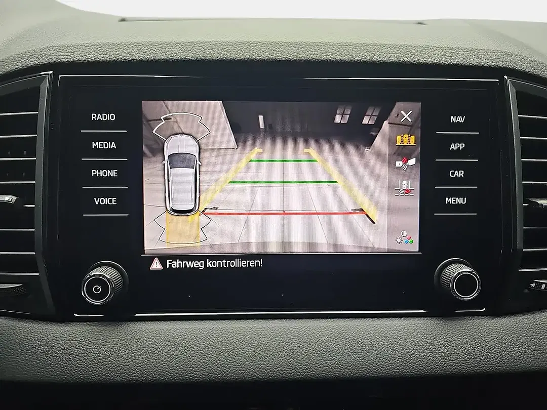 Skoda Karoq - Thumbnail 10