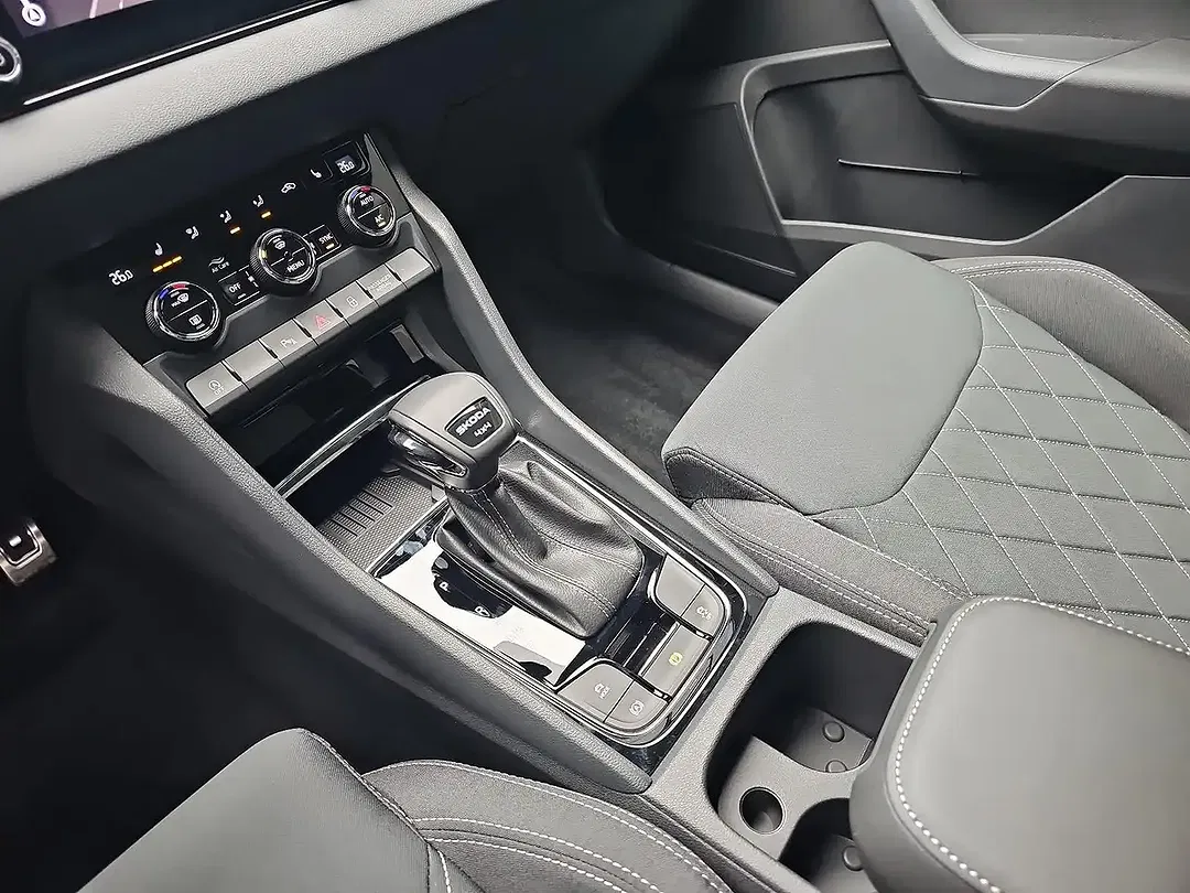 Skoda Karoq - Thumbnail 12