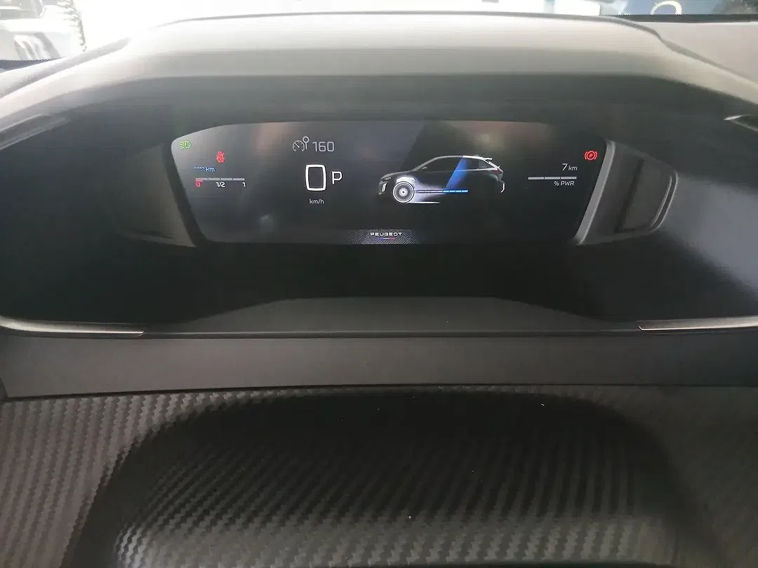 Peugeot 208 - Thumbnail 12