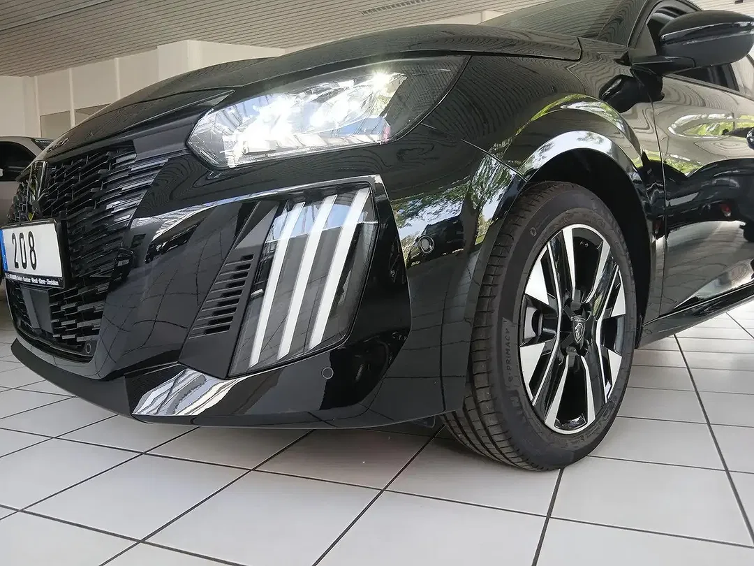 Peugeot 208 - Thumbnail 7