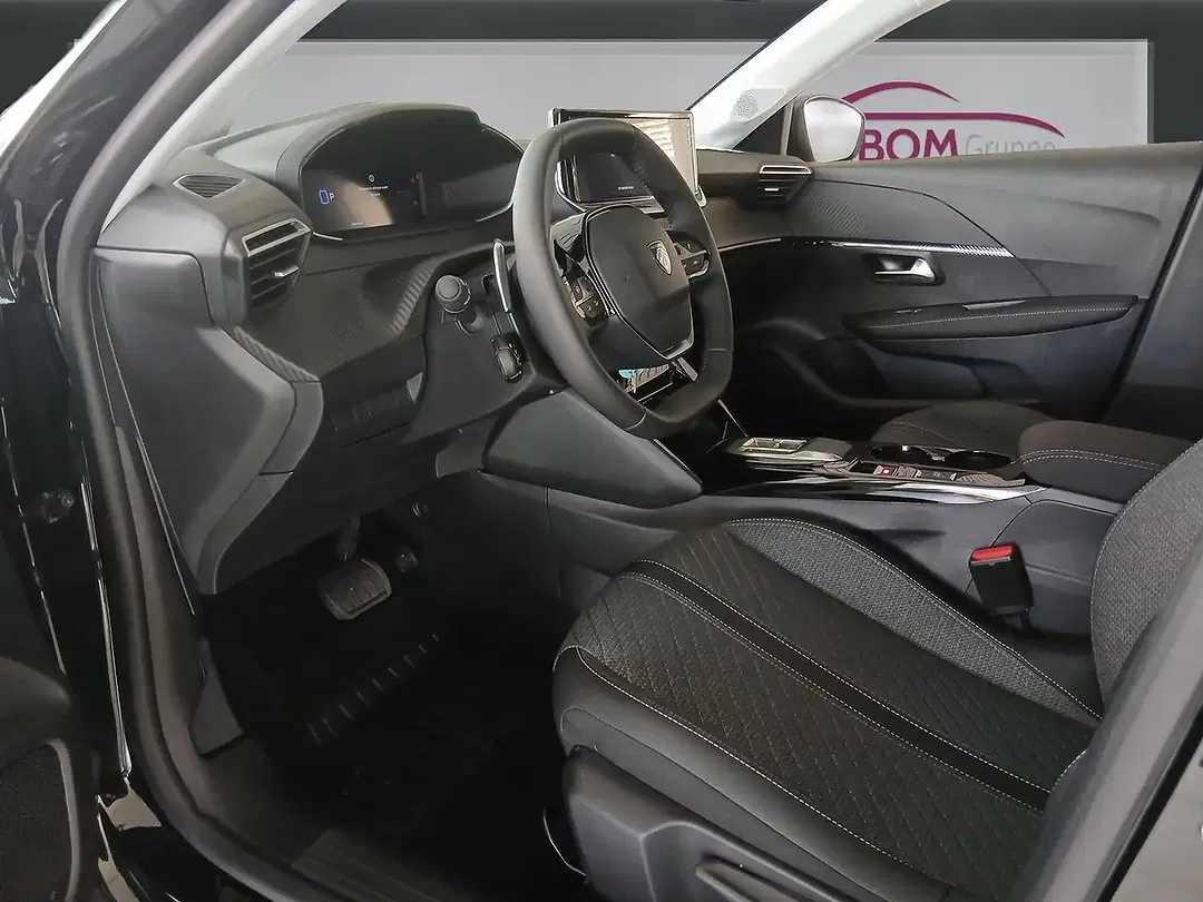 Peugeot 208 - Thumbnail 9