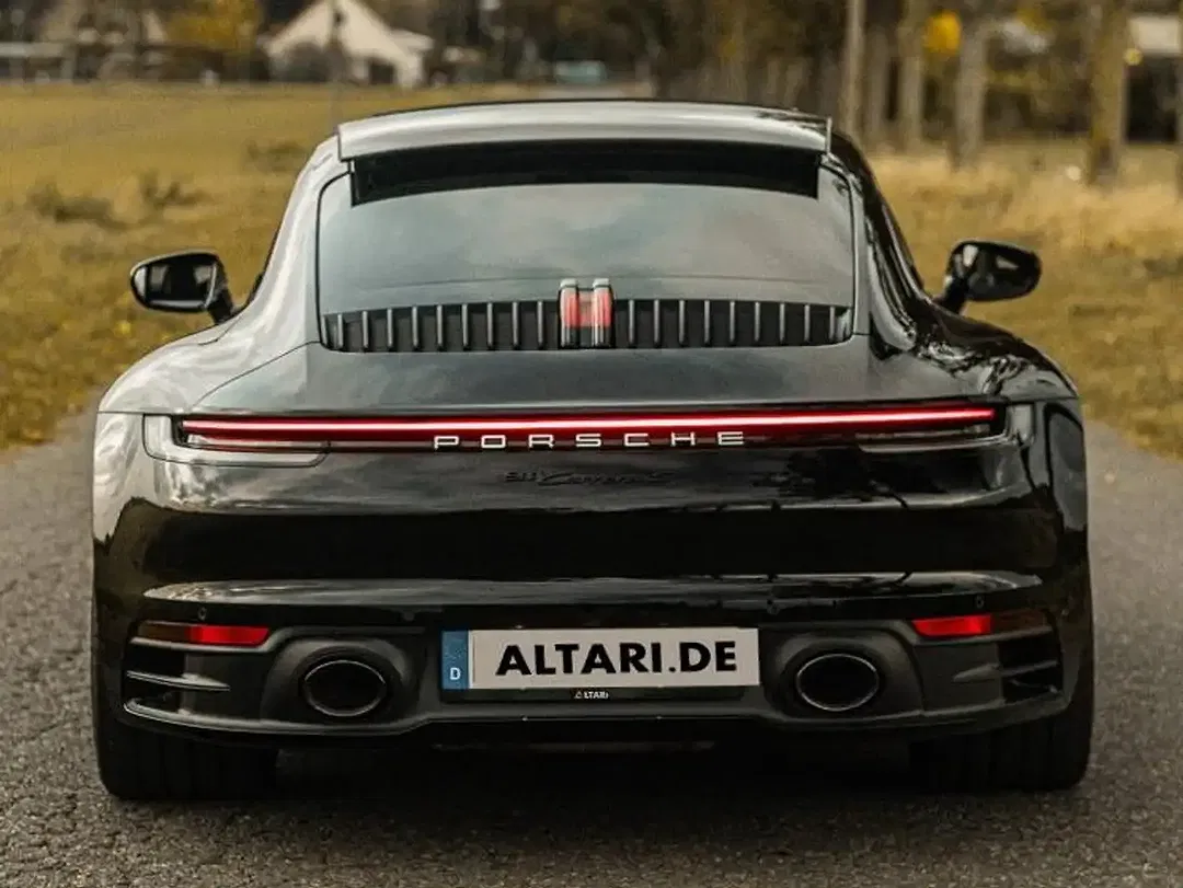 Porsche 992 - Thumbnail 4