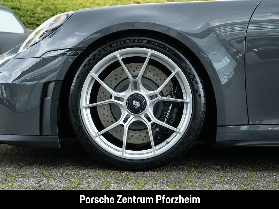 Porsche 992 - Thumbnail 10
