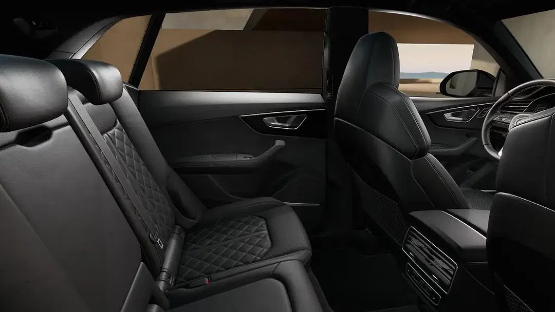 Audi Q8 - Thumbnail 11
