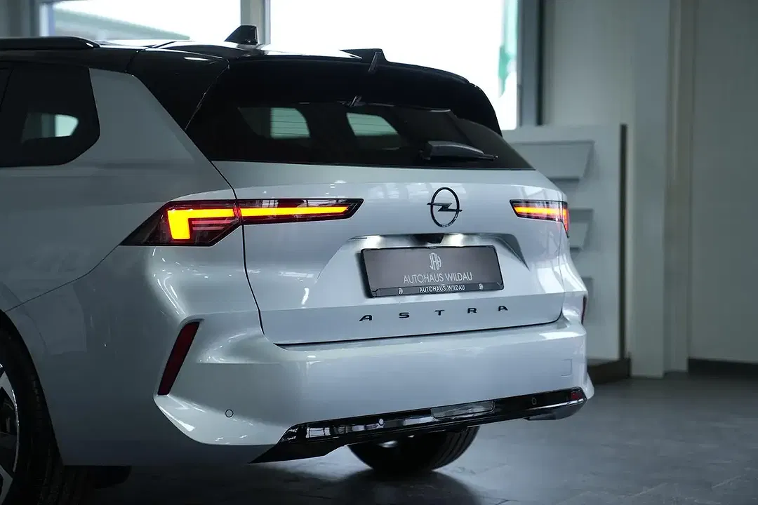 Opel Astra - Thumbnail 11