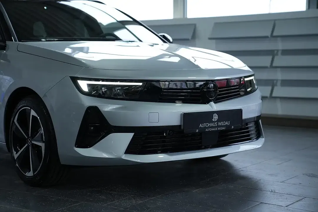 Opel Astra - Thumbnail 6