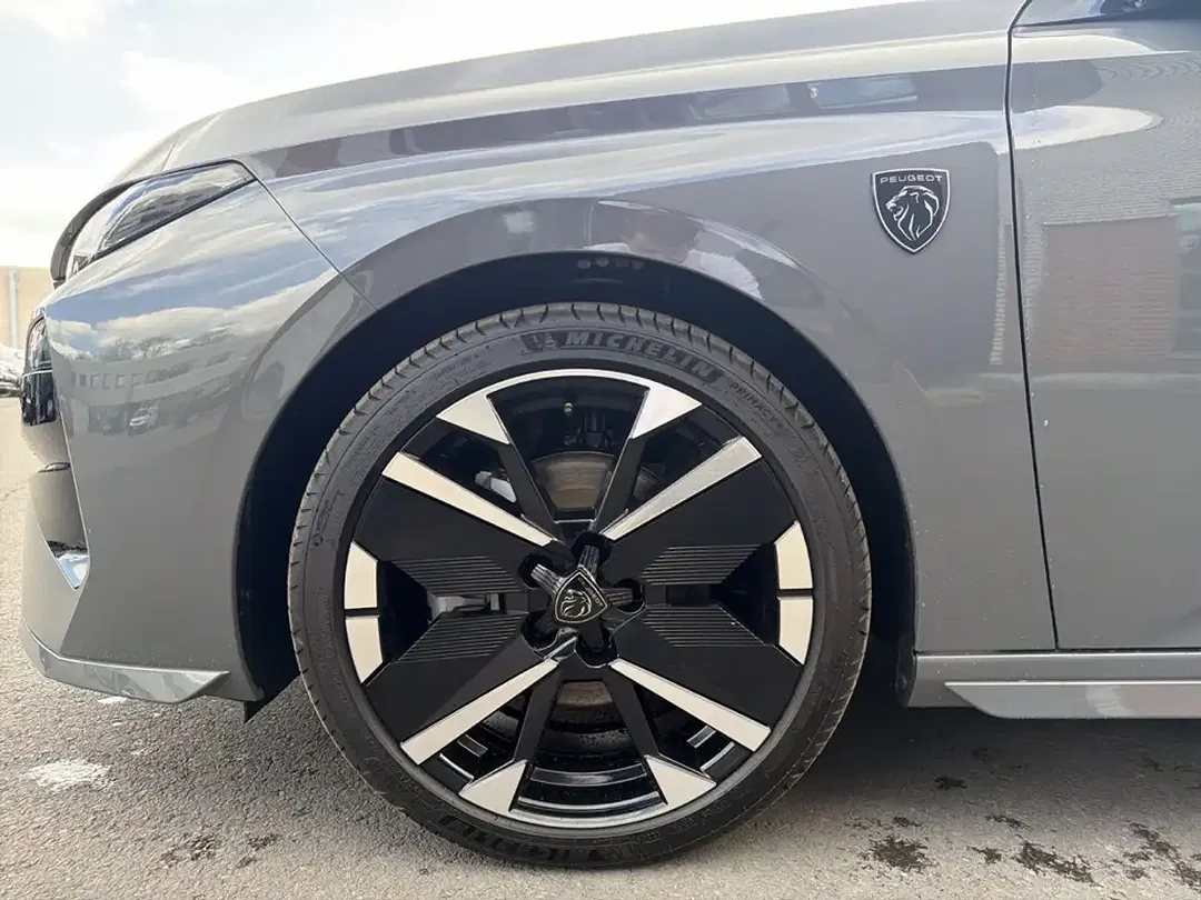Peugeot 308 - Thumbnail 11