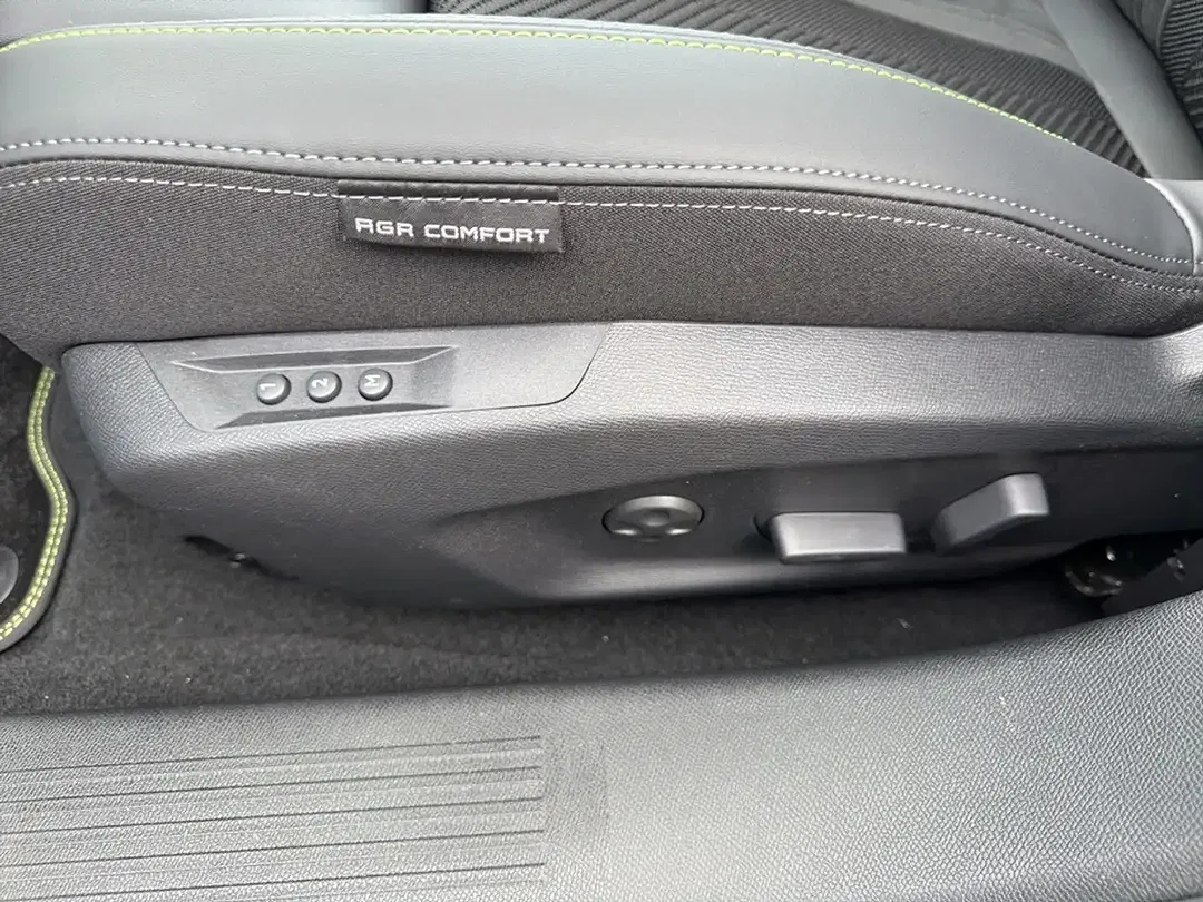 Peugeot 308 - Thumbnail 13
