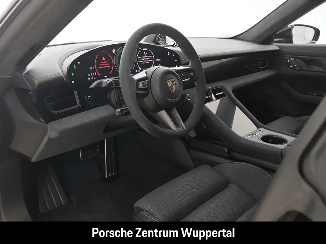Porsche Taycan - Thumbnail 11