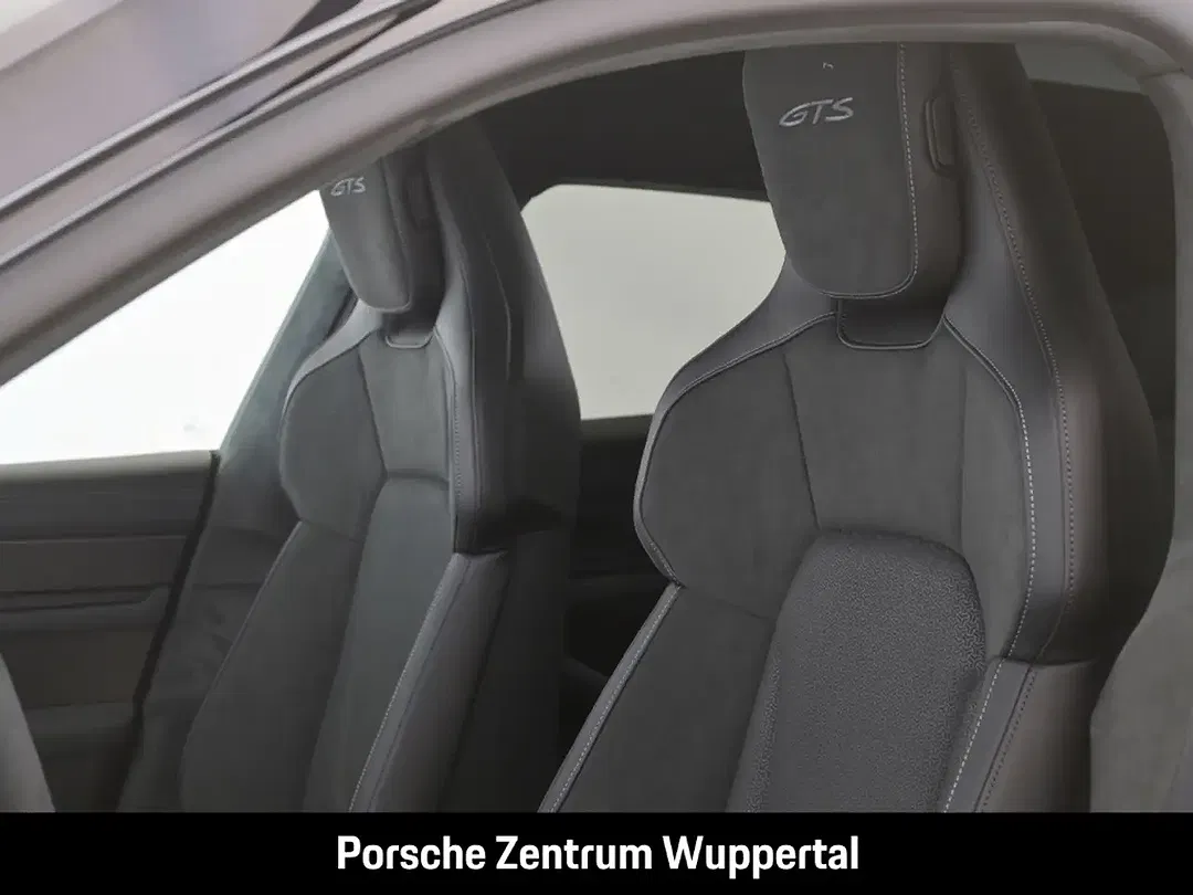 Porsche Taycan - Thumbnail 15