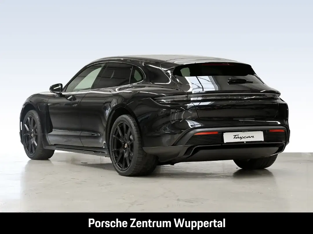 Porsche Taycan - Thumbnail 3