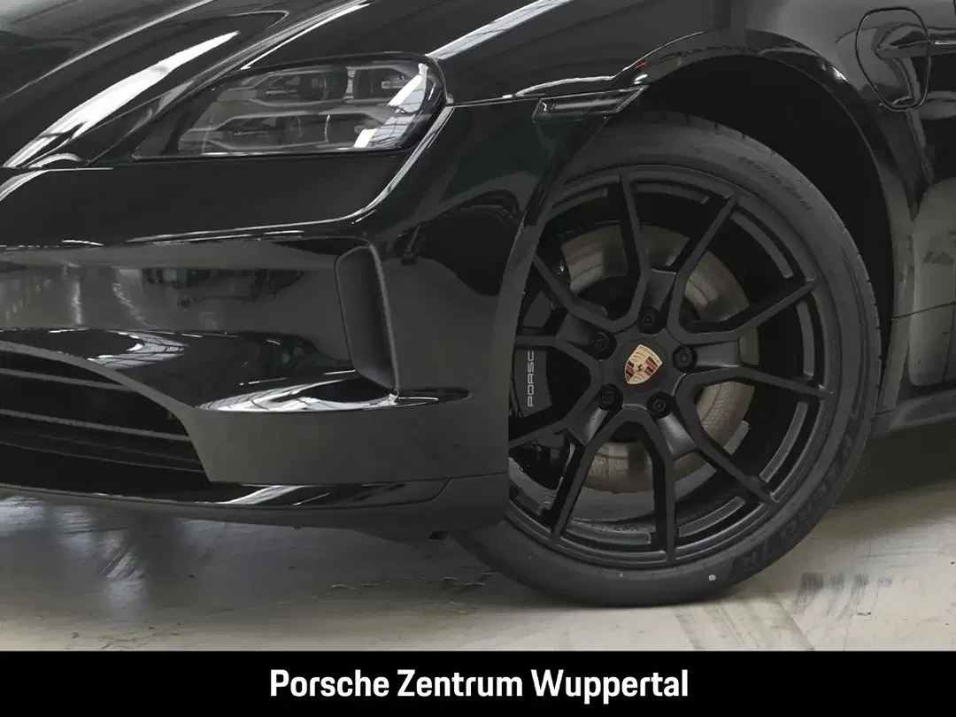 Porsche Taycan - Thumbnail 6