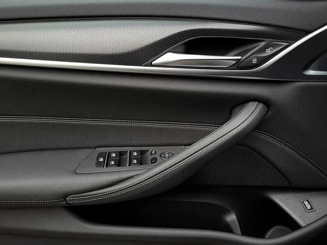 BMW 520 - Thumbnail 11