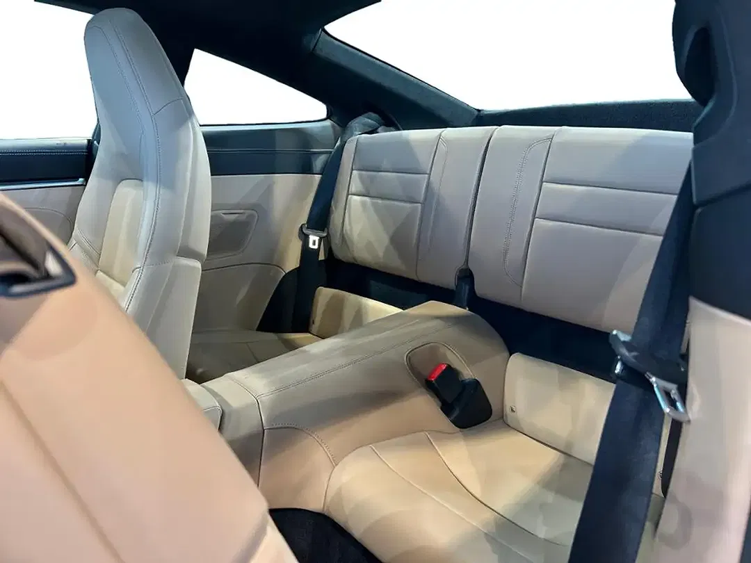 Porsche 911 - Thumbnail 10