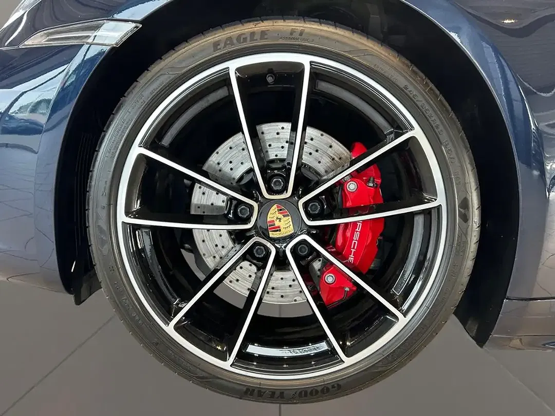 Porsche 911 - Thumbnail 11