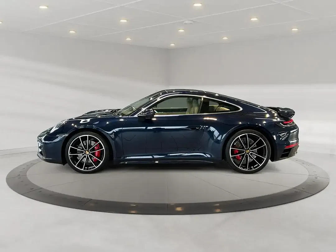 Porsche 911 - Thumbnail 3