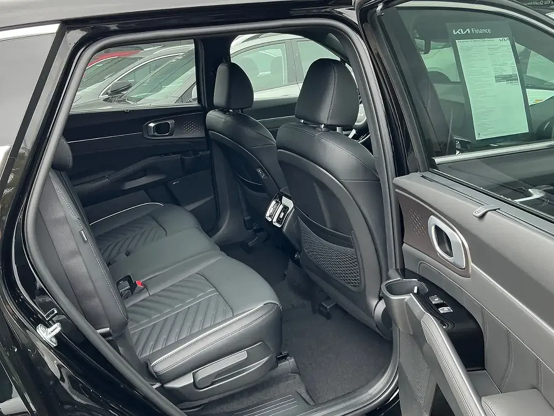 Kia Sorento - Thumbnail 11
