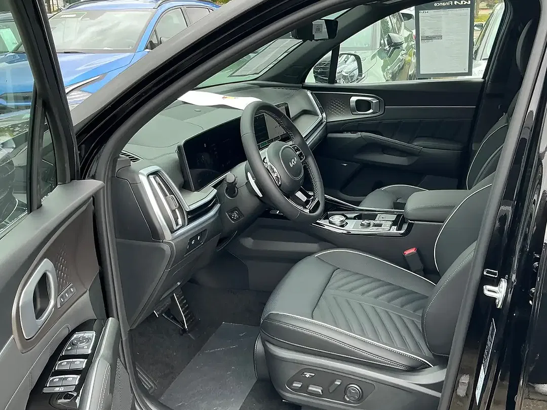 Kia Sorento - Thumbnail 8