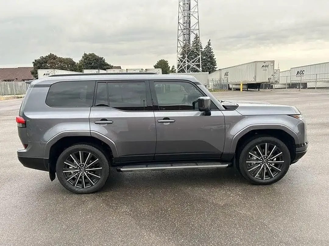 Lexus GX 550 - Thumbnail 2