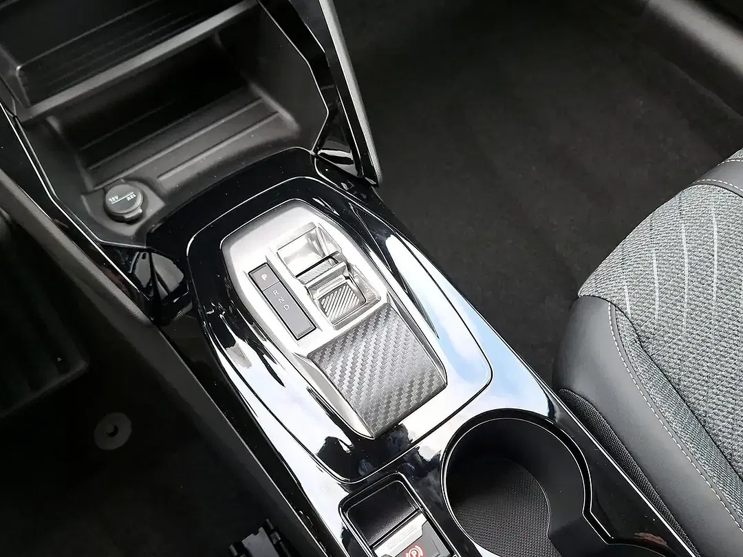 Peugeot 208 - Thumbnail 15