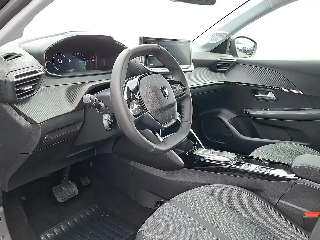 Peugeot 208 - Thumbnail 5